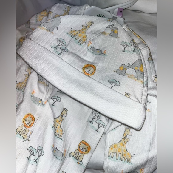 Little Me - footie&hat . NEW, 9months - Picture 4 of 4